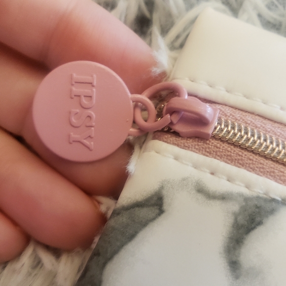 ❤ipsy Cosmetic Bag❤ - Picture 2 of 2
